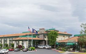 Rogue Regency Inn And Suites Medford Oregon 3*